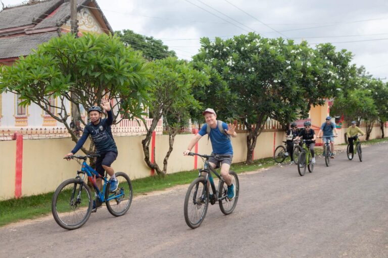 Vélo à Champasak